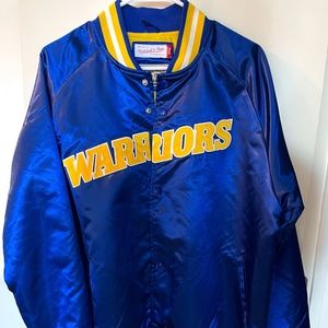 Mitchell and Ness (Lightweight Satin Jacket Golden State Warriors)